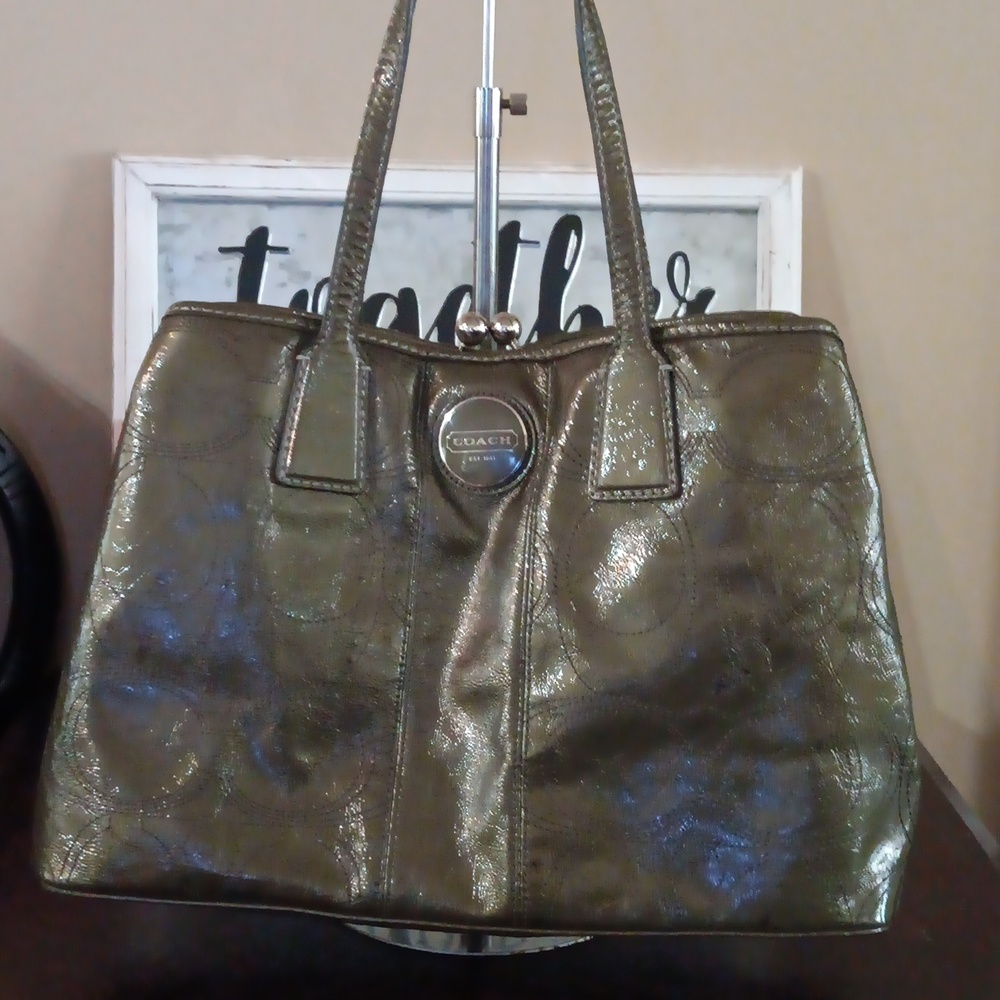 COACH VINTAGE DARK OLIVE PATENT LEATHER SHOULDERBAG